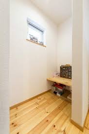 空気感に納得 私たち仕様のナチュラルハウス 住宅 屋根裏収納 家