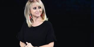 E quello che c'è sotto. Luciana Littizzetto Torna Single Questione Delicata A 50 Anni Impari A Pensarti Da Sola L Huffpost
