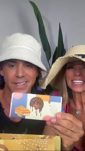 We taste the most viral dubai chocolate! 🍫✨ , @fixdessertchocolatier ,  #fixchocolate #dubaiviralchocolat, #fixdessertchocolatier, #ChocolateLovers