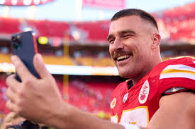 Travis Kelce Praised For Respecting Taylor Swift's Privacy