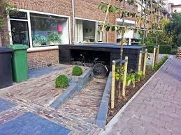 Afbeeldingsresultaat Voor Fiets In De Voortuin Vorgarten Vorgarten Ideen Aufbewahrung Garten