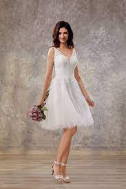Check spelling or type a new query. Kurzes Preiswertes Brautkleid Von Tres Chic Mehr Brautkleider Findest Du Auf Theperfectwedding Hochzeit Kleid Standesamt Kleider Hochzeit Hochzeit Kleidung
