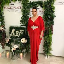 Mă număr printre singurele vedete din românia care nu folosește filtre la fotografii. Oana Roman Rochii AsemÄƒnÄƒtoare La DouÄƒ NunÈ›i Diferite Cum S A AfiÈ™at La Cununia ReligioasÄƒ A Lui Brigitte SfÄƒt È™i Cum A ApÄƒrut La Cea A Adelinei PestriÈ›u