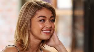Sarah jane hyland is an american actress and voice actress, who is best known for her role as haley dunphy in the abc comedy series modern family from 2009 to 2020. Modern Family Star Sarah Hyland Hat Eine Neue Sitcom In Aussicht