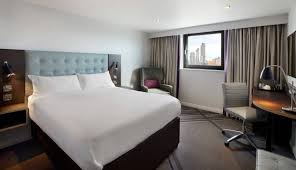 Tendrás un centro de negocios, un servicio de recepción las 24 horas y. London Kensington Earl S Court Hotels Premier Inn