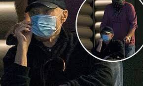 Имя филипп дэвид чарльз коллинз (philip david charles collins); Phil Collins Is Seen Leaving Genesis Rehearsal After Accusing Ex Wife Of Trying To Extort Him Daily Mail Online