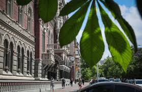 A stress test of privatbank had noted imprudent lending policies and ukraine's central bank initially said that 97% of its corporate loans had gone to related parties of the main shareholders. Financial Times Ukraine Bank Chief Warns Over Destructive Influence Of Oligarchs Kyivpost Ukraine S Global Voice