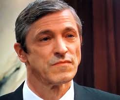 Pascal is going to make sure Lucas's finds out about Macos. What do you  thing?