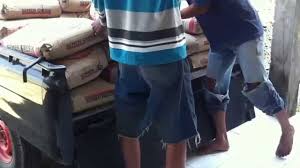 Bahan bangunan memang menjadi salah satu hal yang paling penting dalam proses pembuatan sebuah rumah, gedung, perkantoran. Harga Bahan Semen Di Toko Bangunan 2015 Youtube