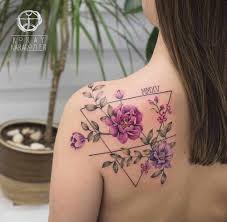 Zu Den Beliebtesten Tags Fur Dieses Bild Zahlen Tattoo Flowers Und Triangle Colour Tattoo For Women Tattoos Floral Tattoo Shoulder
