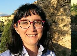 Passato, presente e viceversa": Sandra Poli presenta il suo libro di  racconti