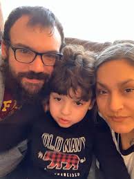 Every SINGLE paparazzi picture of me has been in black leggings and a black  T-shirt and a @my_hand_in_yours @findlayhats cap, often walking my small  rescue pup in my neighborhood but now.... Mommy