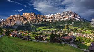 The town staged the winter olympics in the 1950s and is a popular stop on the world cup skiing circuit for the women's speed. Cortina D Ampezzo Luxusurlaub In 4 Und 5 Sterne Hotels