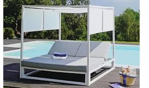 Un coin cosy avec du mobilier de jardin pour vous détendre et profiter de votre extérieur autour d’un bon barbecue, un abris de jardin pour ranger et stocker vos outils de jardinage, un poulailler, un garage ou encore une serre de jardin pour votre potager… vous avez le choix à prix e.leclerc ! Lit A Baldaquinde Jardin Xxl 195x195xh200cm Mobilier Jardin Deco