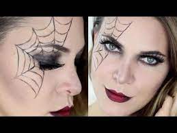 Vind fantastische aanbiedingen voor halloween schminken. Hexe Make Up Hexe Gesicht Make Up Fur Halloween Anweisungen Vorlage Yo Halloween Make Up Hexe Schminken Schminken Halloween Halloween Makeup Spinne