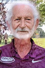 James Conrad without a beard. 💁🏻‍♂️(via IG @thediscgolfguy)