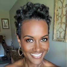 Switch! Time to jazz things up a bit! Prance, honey! 💃🏾🦚✨