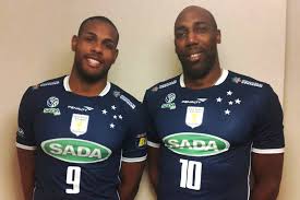 Vídeo dedicado à dois dos melhores jogadores do mundo em atividade, o ponteiro do sada cruzeiro yoandy leal e o ponteiro do zenit kazan wilfredo león!video d. Apos Renovar Com Leal Cruzeiro Anuncia Central Cubano Gazeta Esportiva