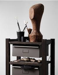 Kleines Regal In Stylischem Schwarz Lasiert Mit Behandla U A Mit Ivar Seitenteilen Ivar Boden Und Ivar Schublade Ikea Hack Kleinaufbewahrung Regal