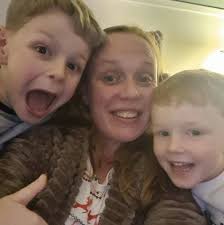 Can someone edit family photo to include grandparents?