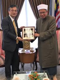 Blog ini bukan dikendalikan oleh dr zulkifli mohamad al bakri. Ambassador Oka Paid A Courtesy Call On Y B Datuk Dr Zulkifli Mohamad Al Bakri Minister In Prime Minister S Department Religious Affairs Embassy Of Japan In Malaysia