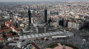 Projeye resmi olacak 17 şubat 2017 tarihinde başlandı ve 2 yıl içerisinde bitirilmesi hedefleniyor. Taksim Camisi Yil Sonunda Tamamlanacak