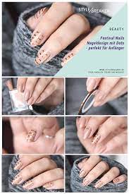 Nagellackreste und nagelhaut entfernen, feilen und polieren. Einfaches Nageldesign Mit Tapes Streifen Stripes Perfekt Geeignet Fur Anfanger Einfachesnageldesign N Nagel Muster Nageldesign Fur Anfanger Nageldesign