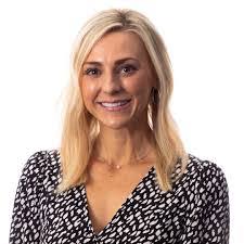 Jennifer Litten's Instagram, Twitter & Facebook