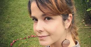 A atriz samara felippo resolveu fazer uma declaração para o seu namorado, o humorista elídio sanna, e na ocasião, ela ficou bastante emocionada. Samara Felippo Celebra Aniversario Ao Lado Das Filhas E Do Namorado Privilegio