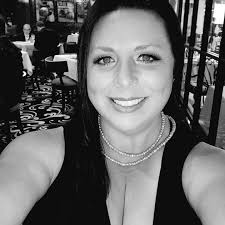 What are the best swamp tours, bar crawls, and tourist activities in New  Orleans for a birthday celebration?