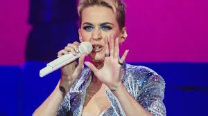 Dabei sieht katy ungeschminkt auch süß aus, oder? Katy Perry Erfindet Sich Neu Welt
