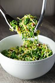 Salade De Kale Et Chou De Bruxelles Bien Manger Salade De Chou Et Nourriture