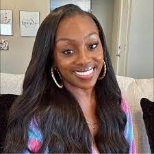 Dianne Tracy's Instagram, Twitter & Facebook