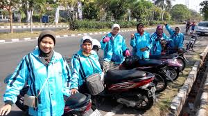 Cara menjadi sapu jalanan : Tentang Go Jek Yang Perlu Anda Tahu Dari Prebet Sapu Jalanan Ke Aplikasi Mobil