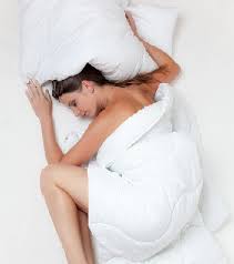 Eine erholsame nacht ist so kaum möglich und du wachst morgens wieder wie gerädert auf. Ruckenschmerzen Beim Liegen Das Ist Die Beste Schlafposition