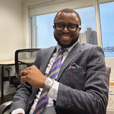 The 9-5 starboy (@Santi_valspeaks)