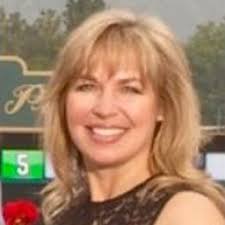 Stephanie Wedge's Instagram, Twitter & Facebook