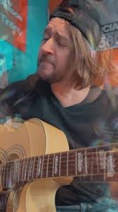 Devin Bills's Instagram, Twitter & Facebook