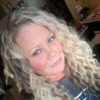 Kelly Legg's Instagram, Twitter & Facebook