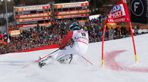 La descente où concourent les plus grands skieurs est la plus longue du circuit tandis que le slalom est. Parallel Riesenslalom Alexander Schmid Wird In Chamonix Dritter