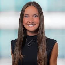 Isabelle Goodrich's Instagram, Twitter & Facebook