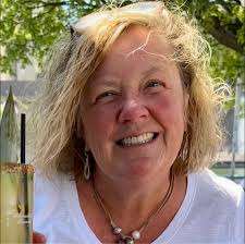 Are you allowed to bring your own floats for the beach? 😎