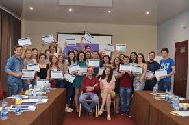 25 березня 2015 у києві у рамках проекту «культура vs пропаганда» відбулася дискусія між відомими українськими істориками ярославом грицаком та олександром зінченком. Konrad Adenauer Stiftung Ofis Fondu V Ukrayini