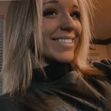 Hana King (@thehanaking)