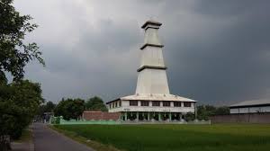 Berikut kami ulas secara singkat. Masjid Ki Buyut Lankay Masjid Unik Yang Kini Jadi Ikon Kota Mojokerto Tribunnews Com Mobile
