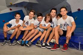 Como prometido, deixamos algumas fotos do 2º dia do Lisboa Boulder Contest  2015, dedicado aos mais novos. (créditos das fotos para a Leonor Casanova .  obrigado!) Fica também em baixo a classificação