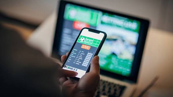 Sports Betting Terms Explained: Odds, Juice, Parlays, & More | Britannica Money