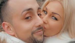 Op 16 november bevalt zij van haar op steun van haar verloofde gerrit hoeft samantha tijdens de bevalling niet te rekenen. Samantha Barbie Uit De Kleren Met Nieuwe Vlam Gelmore