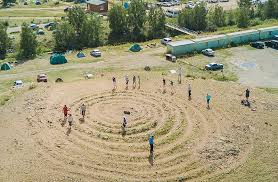 Столь жёстких мер в 2021 году применять не планируют, однако на минкульт челябинской области попросил воздержаться от поездки на аркаим в день летнего солнцестояния. Polit74 Solncepoklonniki Ugrozhayut Bezopasnosti Arkaima