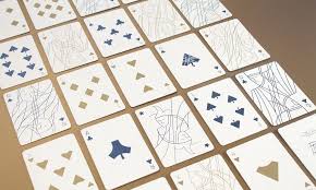 Cartes A Jouer Epurees Par Krisztina Berta Blog Esprit Design Carte A Jouer Modeles De Carton Cartes